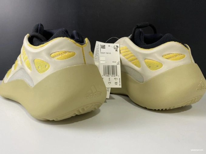 YEEZY 700 SRPHYM
